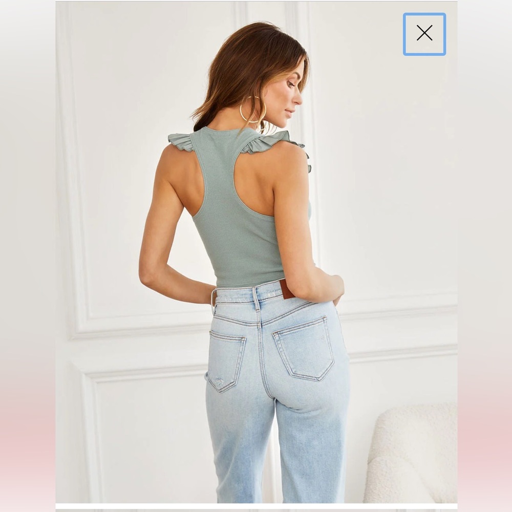 Cropped racerback width flutter sleeve